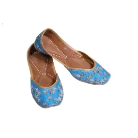 Adorable Jari designed Jutti on Blue base