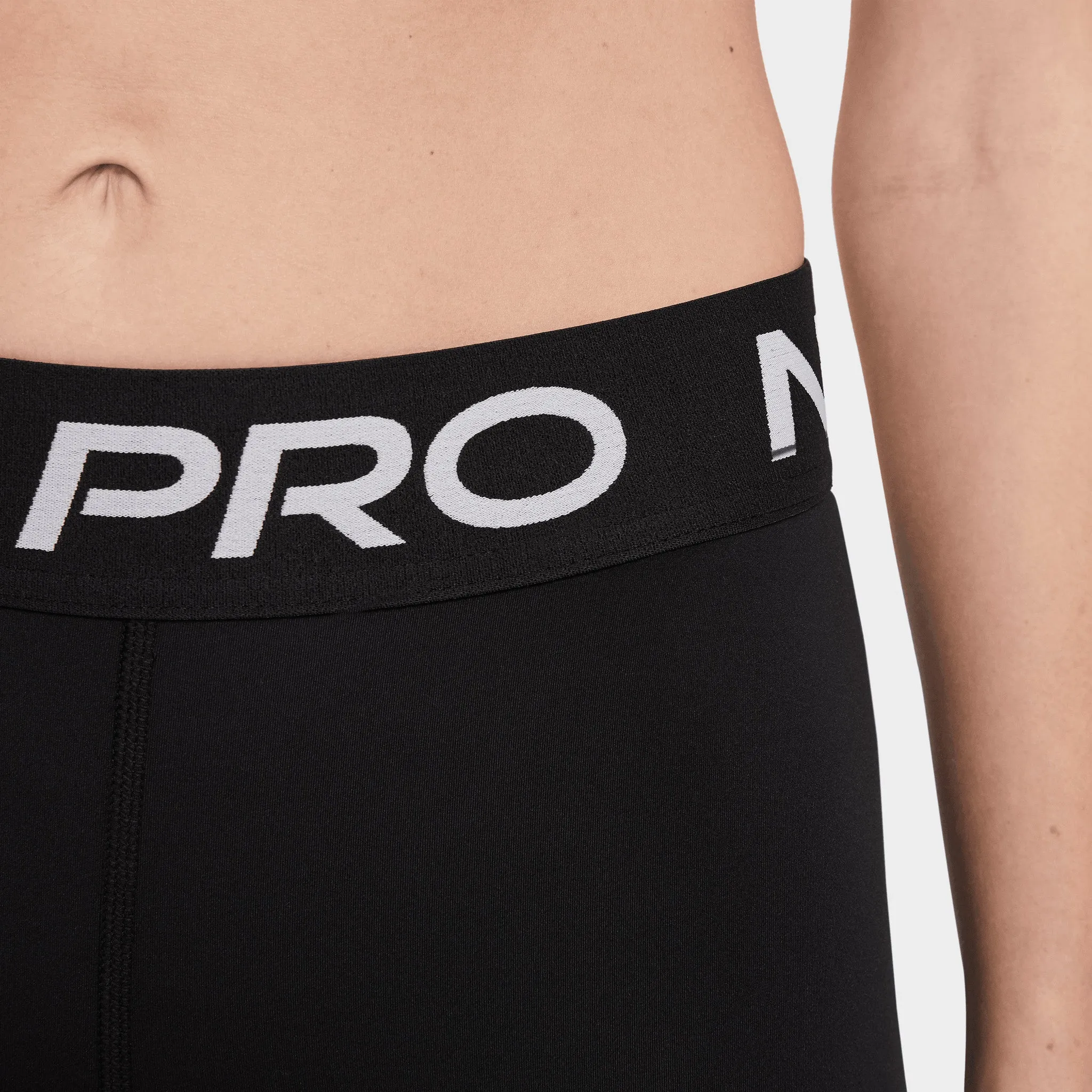 Nike Pro Women's 365 5" Shorts Black / White