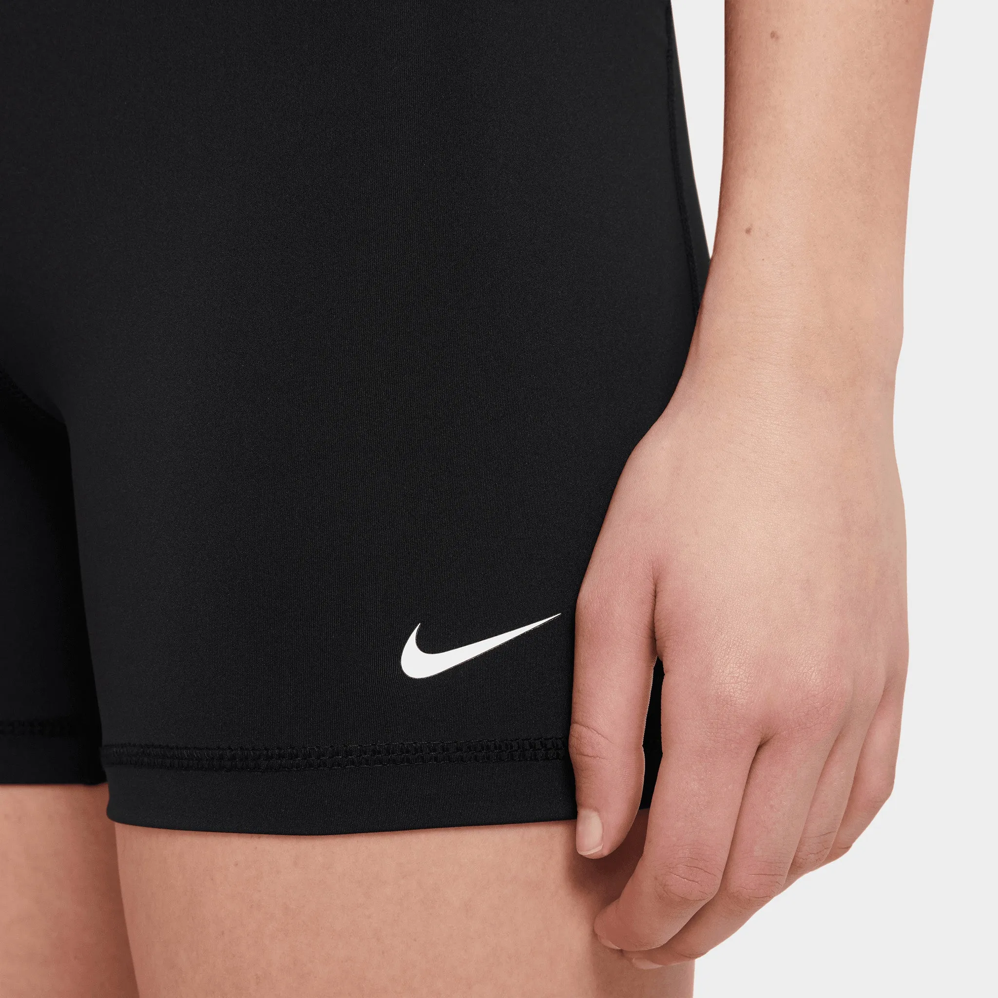 Nike Pro Women's 365 5" Shorts Black / White