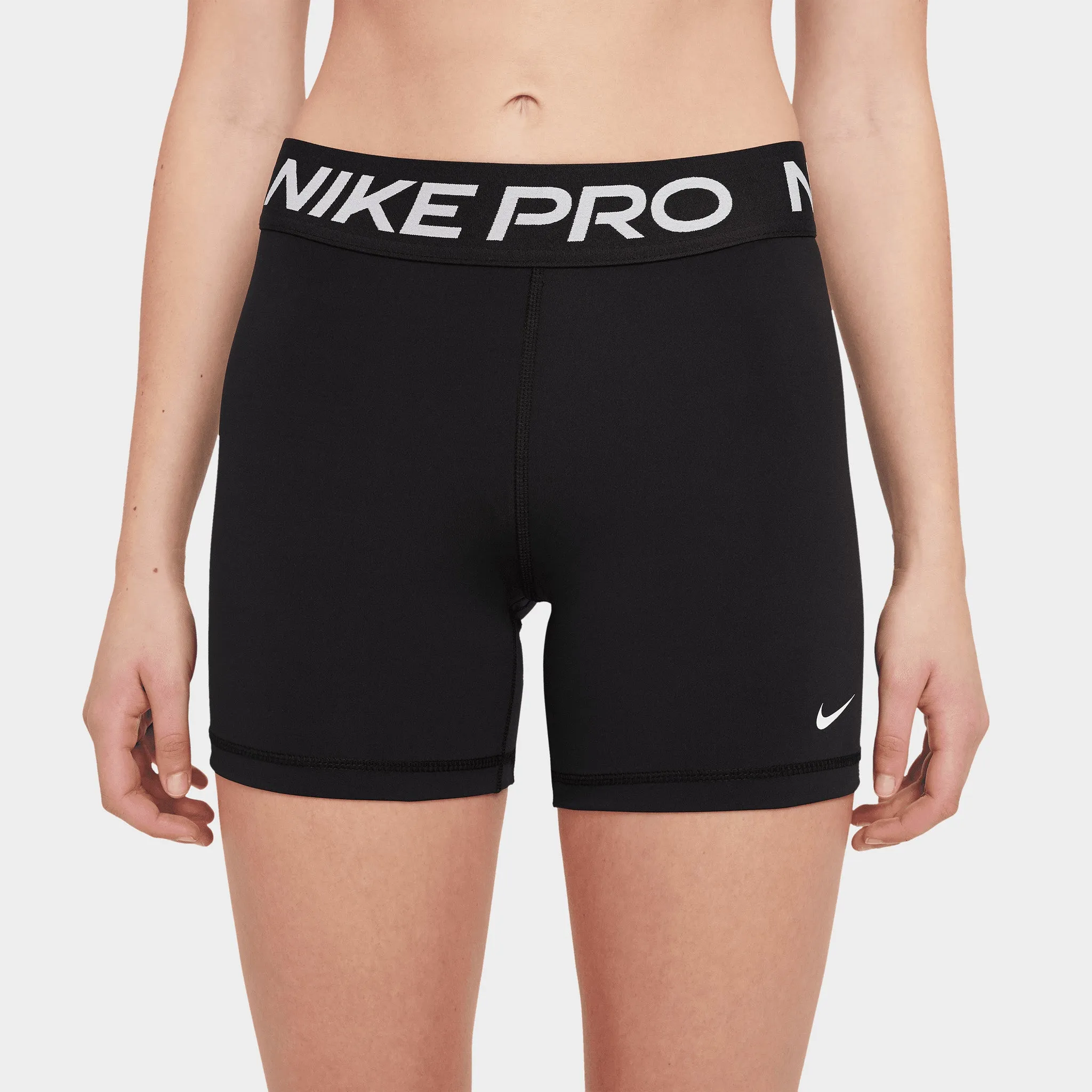 Nike Pro Women's 365 5" Shorts Black / White