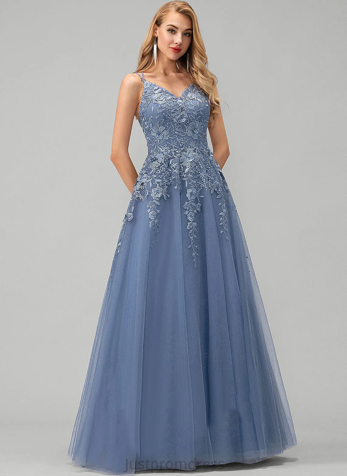 Prom Dresses V-neck Ball-Gown/Princess Tulle Floor-Length Kaitlyn